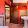 Отель Secluded Holiday Home in Bibbiano with Courtyard, фото 12