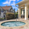Отель Elegant Townhome Near Disney Private Suites! 4 Bedroom Townhouse by RedAwning, фото 19