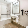 Отель Quality Inn & Suites Airport, фото 8