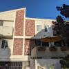 Отель 2Bedroom with Den and 2BA 4 Blocks to Santa Monica Beach, фото 1