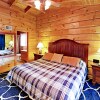 Отель 426 Forrest Springs Dr Cabin 3 Bedrooms 3 Bathrooms Cabin, фото 3