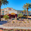 Отель Hampton Inn & Suites Palm Desert в Палм-Дезете