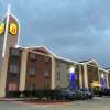 Отель Super 8 by Wyndham Bedford DFW Airport West, фото 1