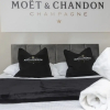 Отель Champagne House - 3 Bedroom Townhouse, фото 2