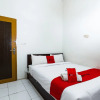Отель RedDoorz @ Hertasning Area 2, фото 3