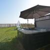 Отель Beach Front 3 Bed Cottage and Hot Tub Kessingland, фото 7