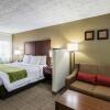 Отель Comfort Inn Medford - Long Island, фото 4
