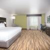 Отель Holiday Inn Express and Suites Lincoln I - 80, an IHG Hotel, фото 20