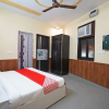Отель OYO 46922 Qlark White Palace, фото 5