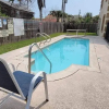 Отель EZ Walk to Beach Poolside 1st Floor Updated 2 Bedroom Home by Redawning, фото 21