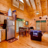 Отель Bear Paws Too 1 Bedroom 1 Bathroom Cabin, фото 3