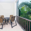 Отель Dazzling End Unit in Coco With Lots of Windows and Light Sleeps 8, фото 36