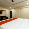 Отель V- Comforts By OYO Rooms, фото 18
