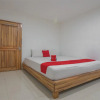 Отель RedDoorz near Gajah Mada Pontianak, фото 20