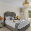 Отель Beautiful 3br4ba Amazing Location w Private Pool, фото 5