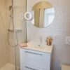 Отель Rose Gold Rooms & Studio With Balcony, фото 11