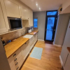 Отель Neet Retreat - sleeps 7 next to beach, фото 1