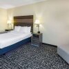 Отель La Quinta Inn & Suites by Wyndham Garland Harbor Point, фото 50