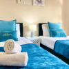 Отель Spacious 5 bed townhouse Manchester, Salford Qauys - Two Bedroom with Parking, фото 4