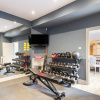 Отель The Heart of Chelsea - Modern & Bright 3BDR Home with Gym, Parking & Patio, фото 18