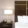 Отель La Quinta Inn & Suites by Wyndham Denver Gateway Park, фото 8