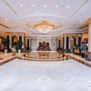 Отель Huayue Hotel, фото 1