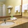 Отель Holiday Inn Express And Suites Lexington Nw The Vi, фото 18