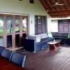 Отель Tides Reach Beach House в Сараотоу