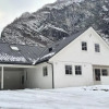 Отель Cheerful 4-bedroom home with fireplace, 1,5km from Flåm center, фото 1