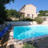 Отель Maison familiale avec piscine privée et sécurisée située à Caumont sur Durance dans le Vaucluse pour, фото 7