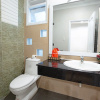 Отель RedDoorz Plus @ Nguyen Thi Thap Street, фото 8