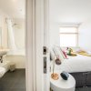 Отель Coventry Luxury Townhouse City Centre Private Parking Sleeps 9 by EMPOWER HOMES rates incl VAT, фото 9