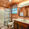 Отель Southern Sweet T 2 Bedroom Home with Hot Tub, фото 5
