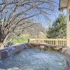 Отель Hot Tub & Fire Pit at Luxe Blue Ridge Bungalow, фото 3