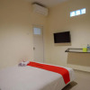 Отель RedDoorz near Ambarrukmo Plaza Mall, фото 19