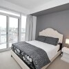 Отель Executive 2 Bedroom Condo Across CN Tower, фото 4