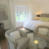 Отель Newly Decorated Beachwood Canyon Studio, фото 3