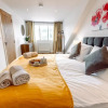 Отель Chute House 4 bed house private garden city center, фото 6