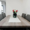 Отель Spacious 2 bed apartment 800 metres from the beach, фото 7