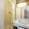 Отель B&B HOTEL Vannes Est Golfe du Morbihan, фото 7