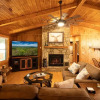 Отель Cozy ‘Grey Fox’ Cabin Between Boone & Blowing Rock, фото 3