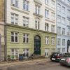 Отель Sanders Lake - Pleasant 2-bdr Apt in City Center, фото 1