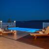 Отель Villa MIRNA with heated pool & whirlpool, traditional wine bar, 150m from sea, фото 25