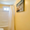 Отель Coastal Cape Cod Charmer: Walk to Beach & Main St!, фото 8