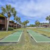 Отель Beachwalk by Book That Condo, фото 30