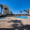Отель Ground floor condo walking distance to the Beach, фото 13