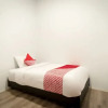 Отель RedDoorz @ Jalan Asia Medan, фото 16