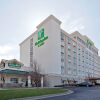 Отель Holiday Inn and Suites Overland Park West, an IHG Hotel в Оверленд-Парке