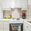 Отель Modern 2BD apt in Athens DT, 2-min metro, фото 5