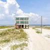 Отель Salty Seahorse - Waterfront! Pet Friendly! Game Room, Pool Table, Beautiful Views - Room For The Who, фото 22